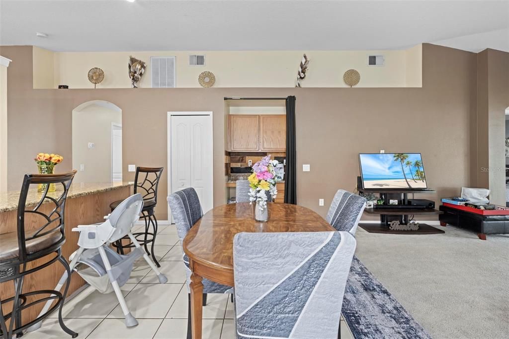 For Sale: $349,900 (4 beds, 2 baths, 1971 Square Feet)