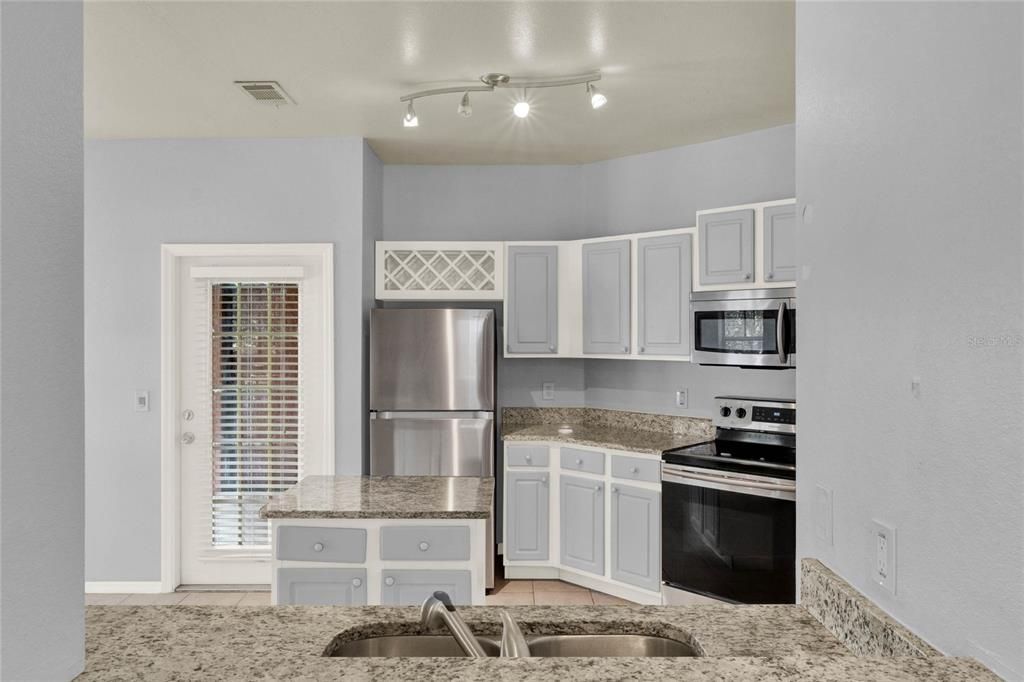 На продажу: $265,000 (2 спален, 2 ванн, 1478 Квадратных фут)