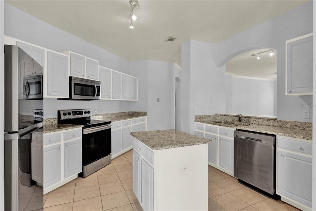 На продажу: $265,000 (2 спален, 2 ванн, 1478 Квадратных фут)