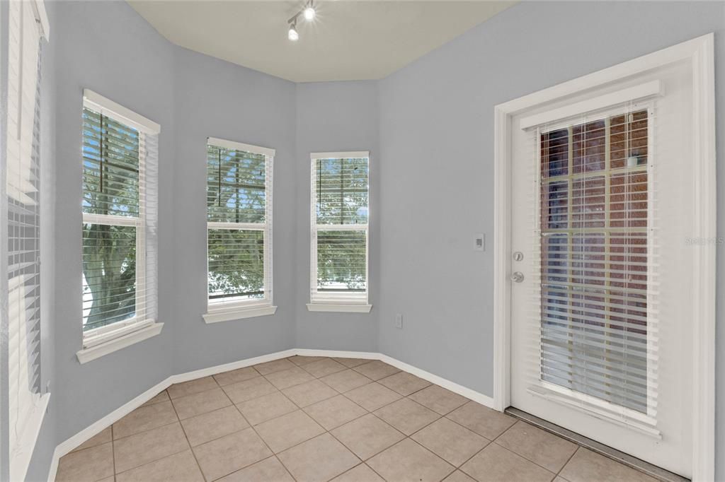 На продажу: $265,000 (2 спален, 2 ванн, 1478 Квадратных фут)