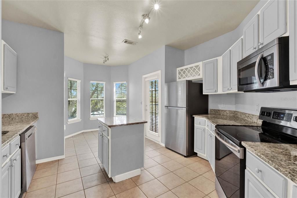 На продажу: $265,000 (2 спален, 2 ванн, 1478 Квадратных фут)