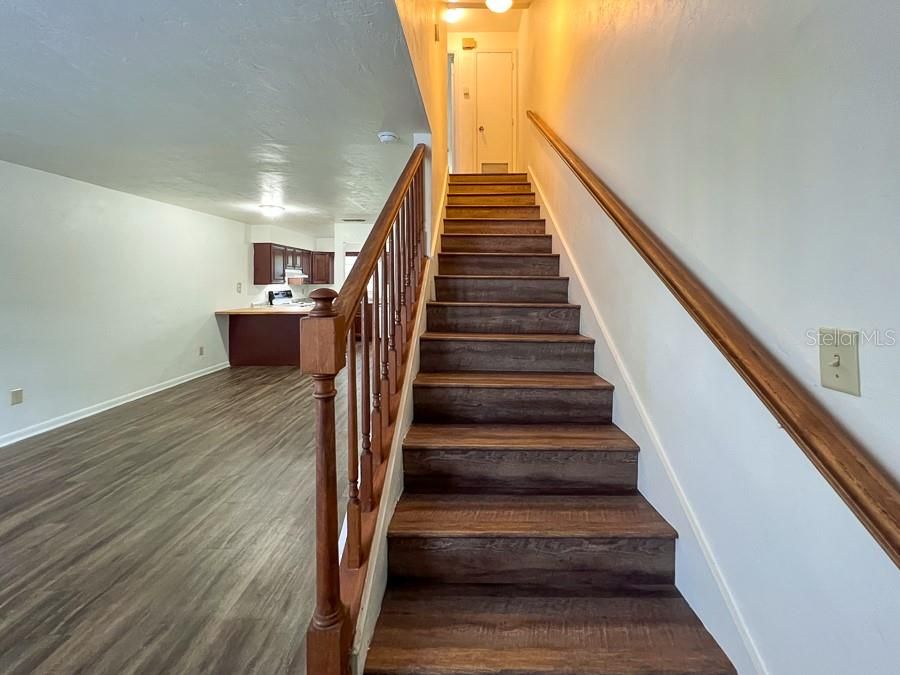 For Rent: $1,150 (2 beds, 1 baths, 1072 Square Feet)