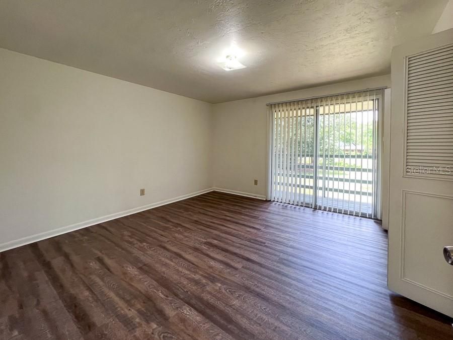 For Rent: $1,150 (2 beds, 1 baths, 1072 Square Feet)