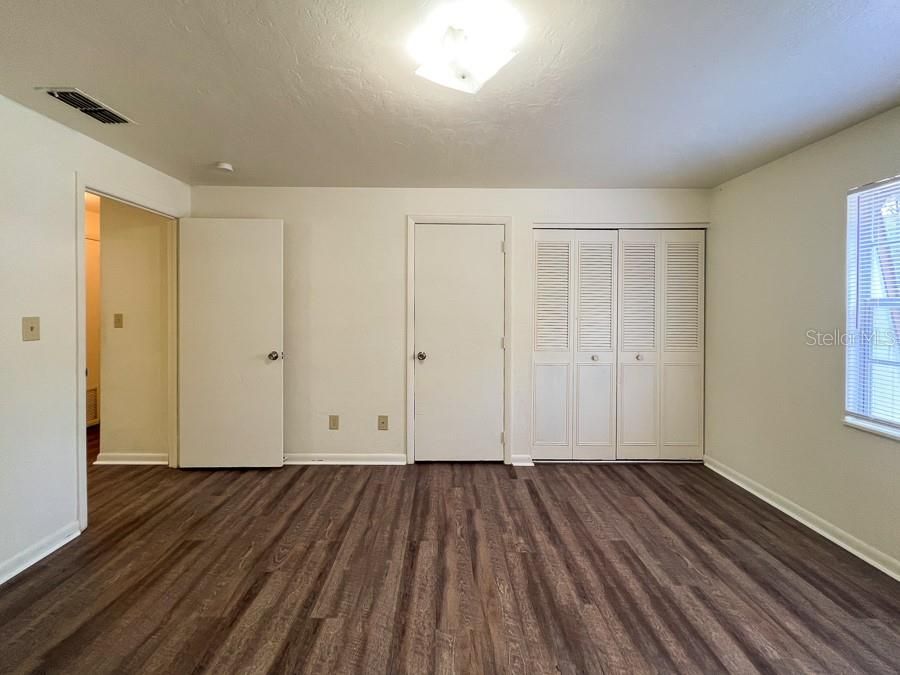 For Rent: $1,150 (2 beds, 1 baths, 1072 Square Feet)