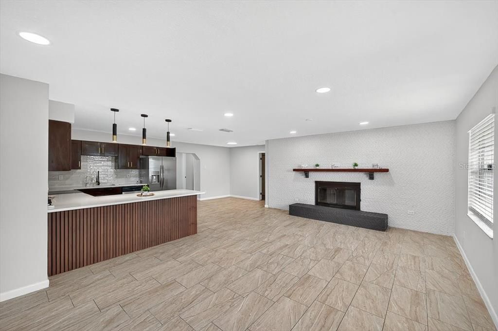 For Sale: $399,900 (4 beds, 2 baths, 2506 Square Feet)