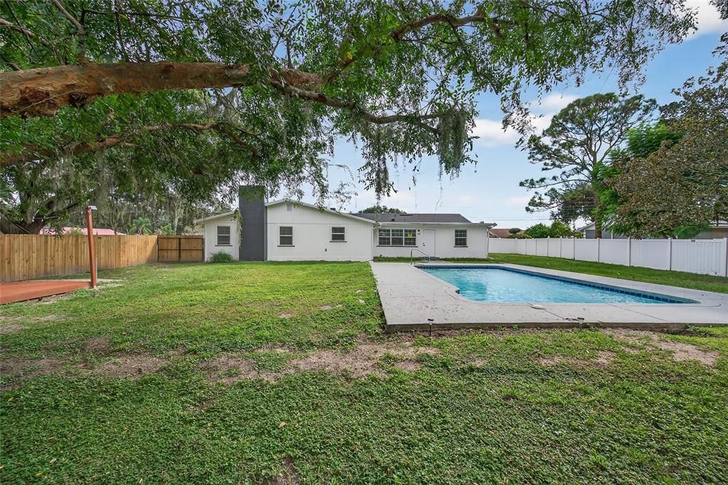 For Sale: $399,900 (4 beds, 2 baths, 2506 Square Feet)