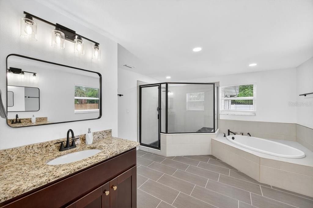 For Sale: $399,900 (4 beds, 2 baths, 2506 Square Feet)