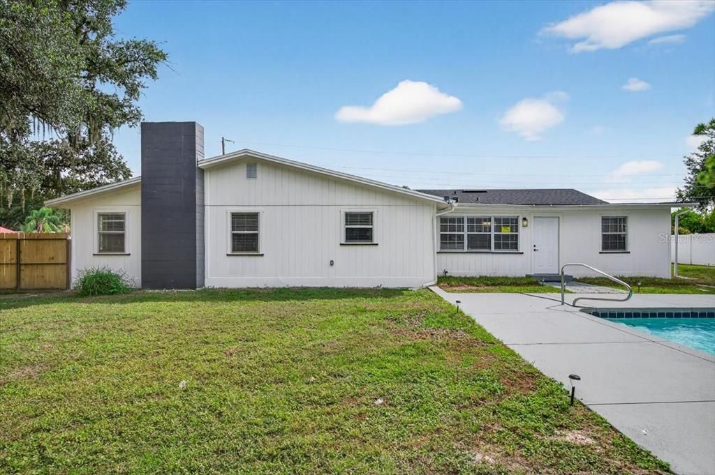 For Sale: $399,900 (4 beds, 2 baths, 2506 Square Feet)