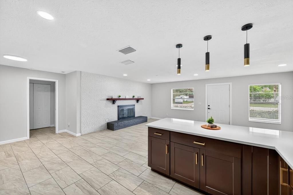 For Sale: $399,900 (4 beds, 2 baths, 2506 Square Feet)