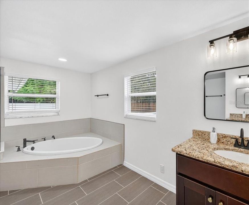 For Sale: $399,900 (4 beds, 2 baths, 2506 Square Feet)