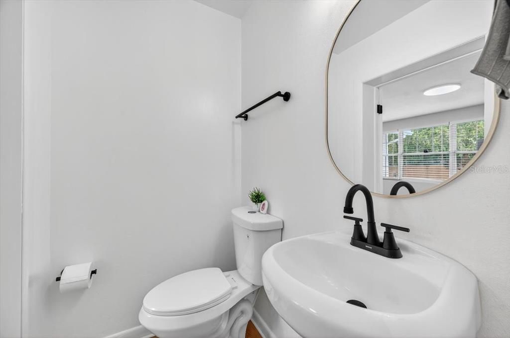 For Sale: $399,900 (4 beds, 2 baths, 2506 Square Feet)