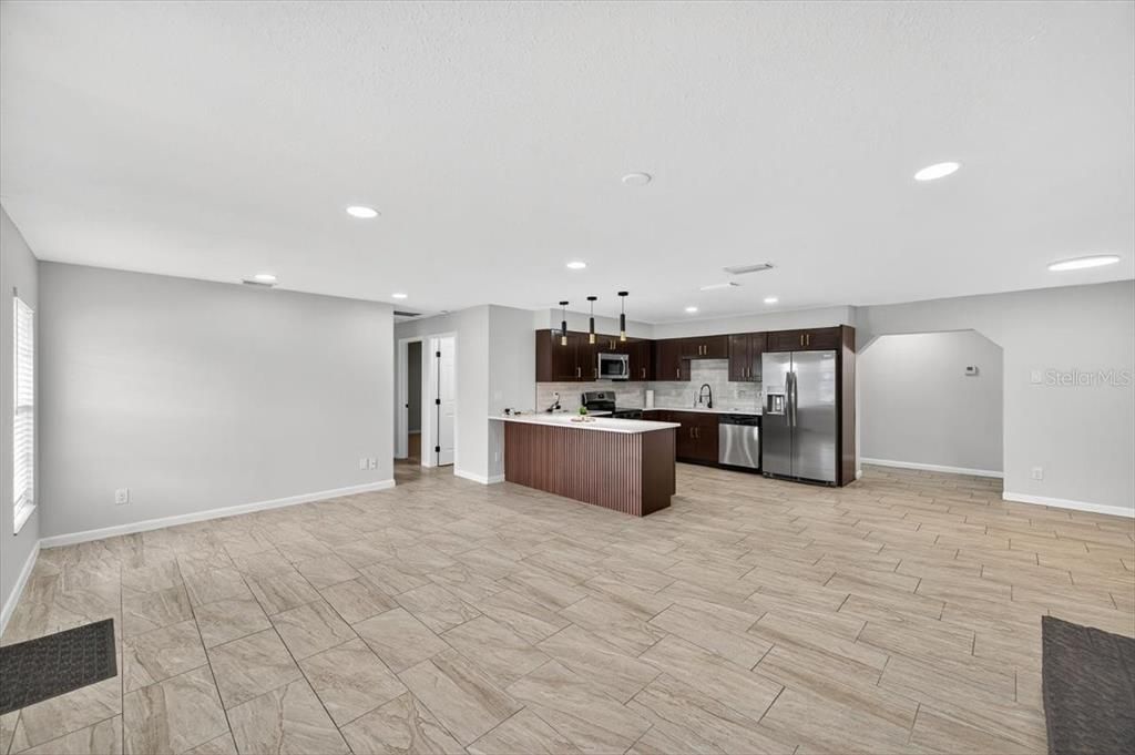 For Sale: $399,900 (4 beds, 2 baths, 2506 Square Feet)