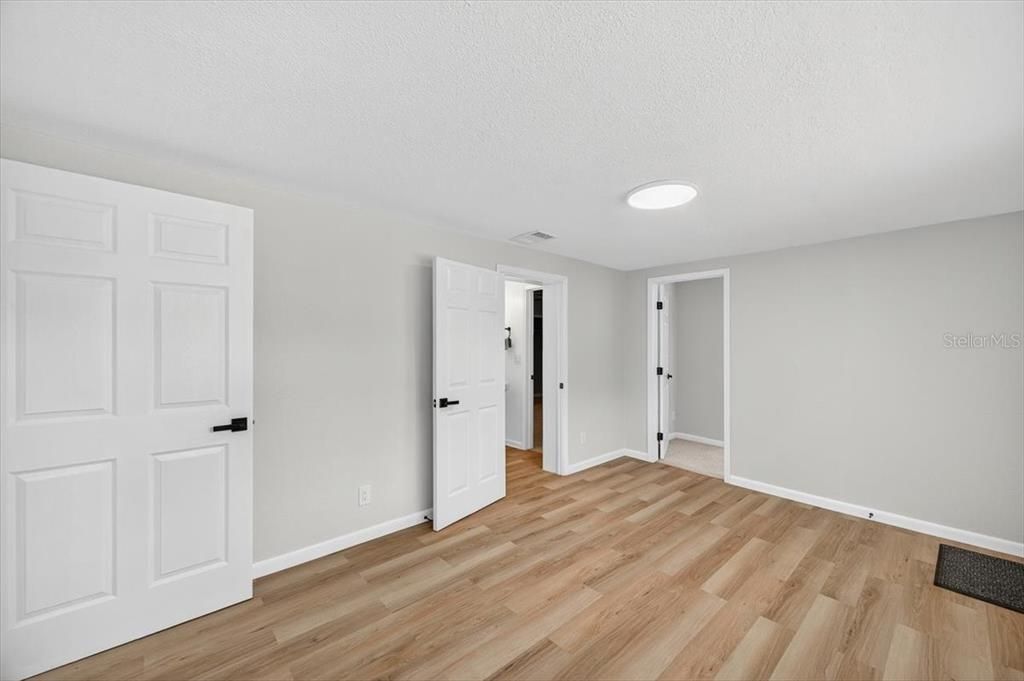 For Sale: $399,900 (4 beds, 2 baths, 2506 Square Feet)