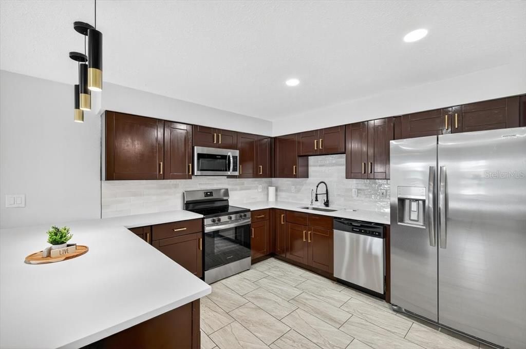 For Sale: $399,900 (4 beds, 2 baths, 2506 Square Feet)