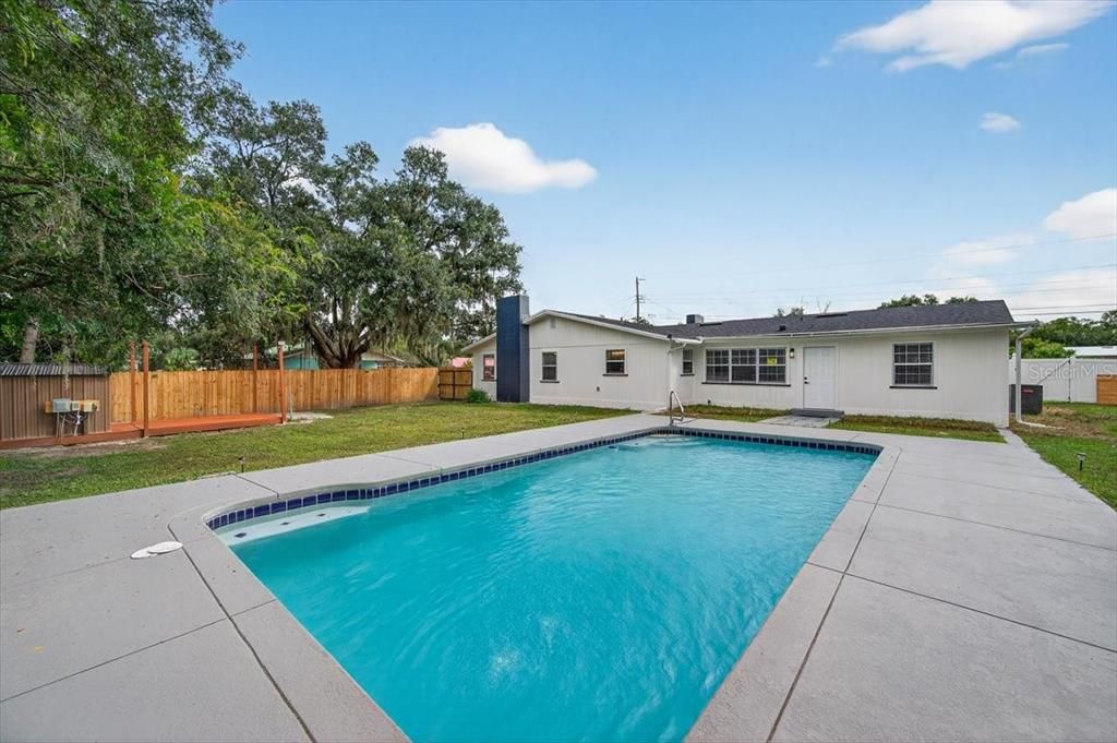 For Sale: $399,900 (4 beds, 2 baths, 2506 Square Feet)