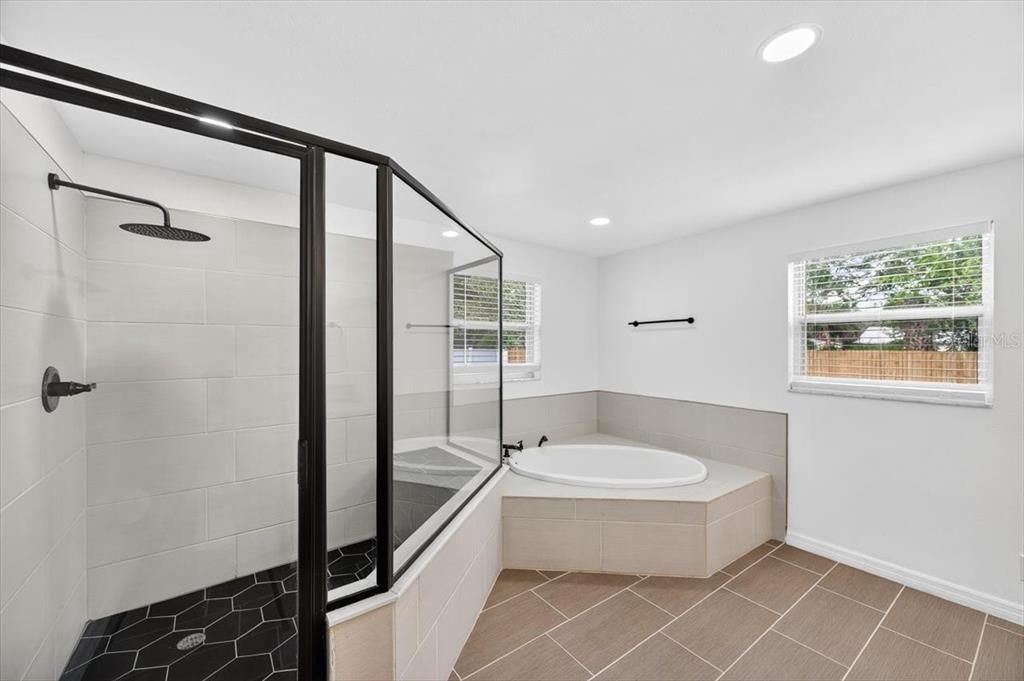 For Sale: $399,900 (4 beds, 2 baths, 2506 Square Feet)