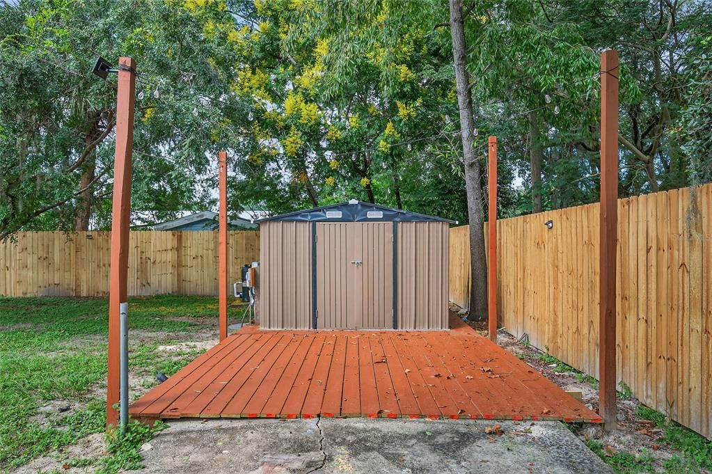 For Sale: $399,900 (4 beds, 2 baths, 2506 Square Feet)