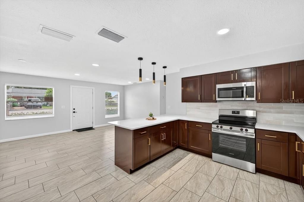 For Sale: $399,900 (4 beds, 2 baths, 2506 Square Feet)