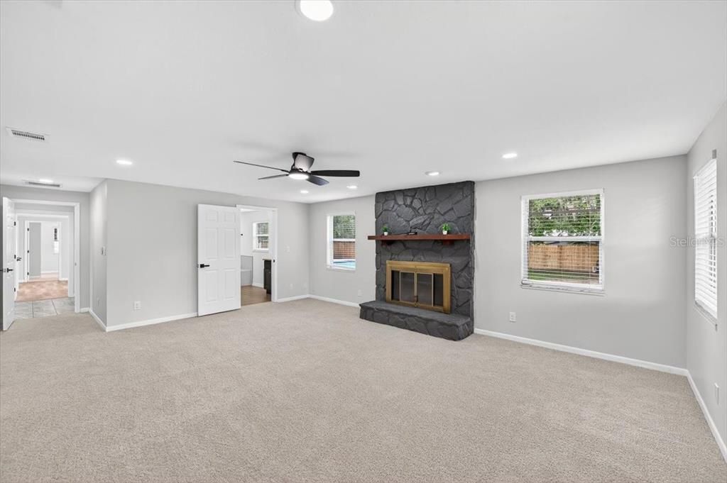 For Sale: $399,900 (4 beds, 2 baths, 2506 Square Feet)