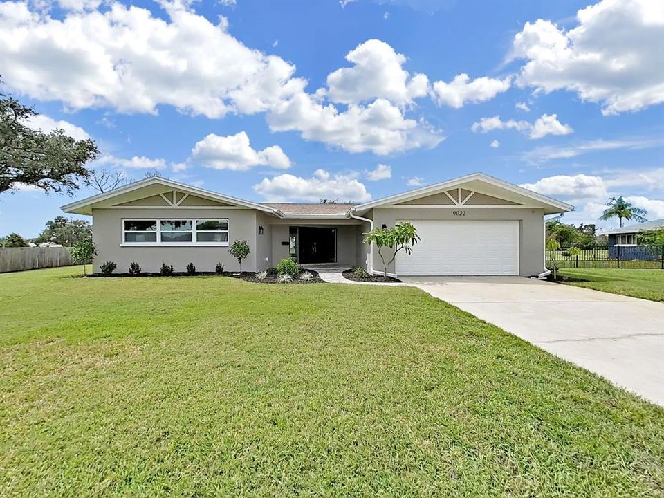 Activo con contrato: $849,000 (3 camas, 2 baños, 2555 Pies cuadrados)