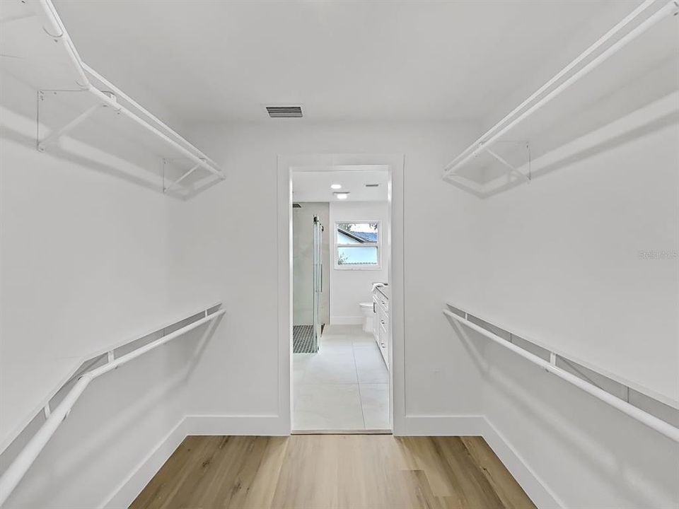 Activo con contrato: $849,000 (3 camas, 2 baños, 2555 Pies cuadrados)