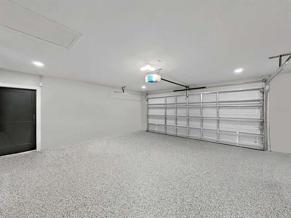 Activo con contrato: $849,000 (3 camas, 2 baños, 2555 Pies cuadrados)