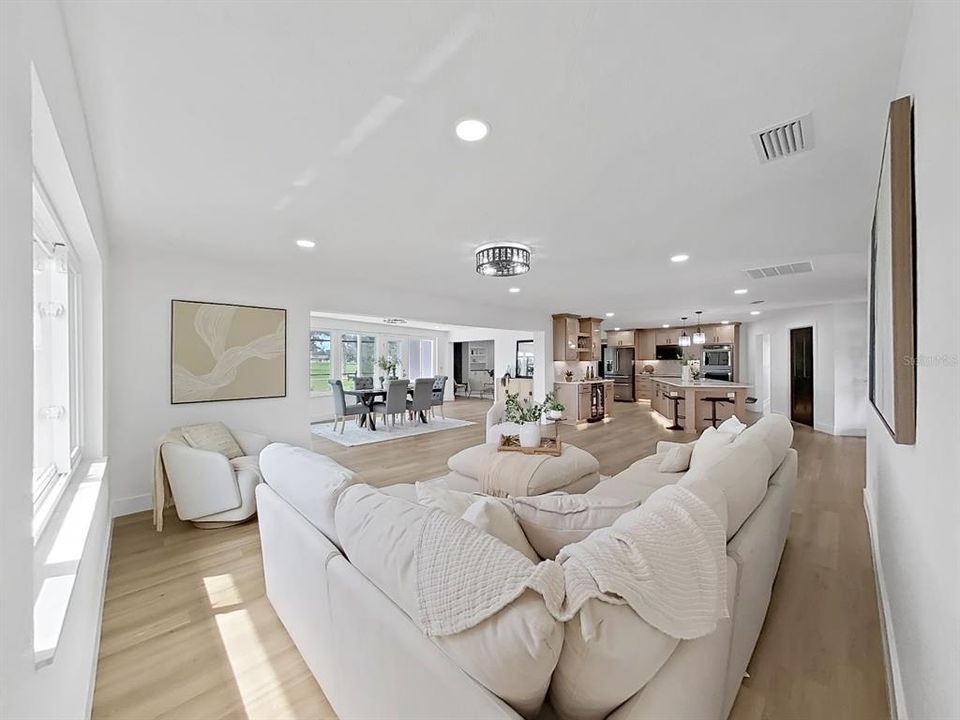 Activo con contrato: $849,000 (3 camas, 2 baños, 2555 Pies cuadrados)