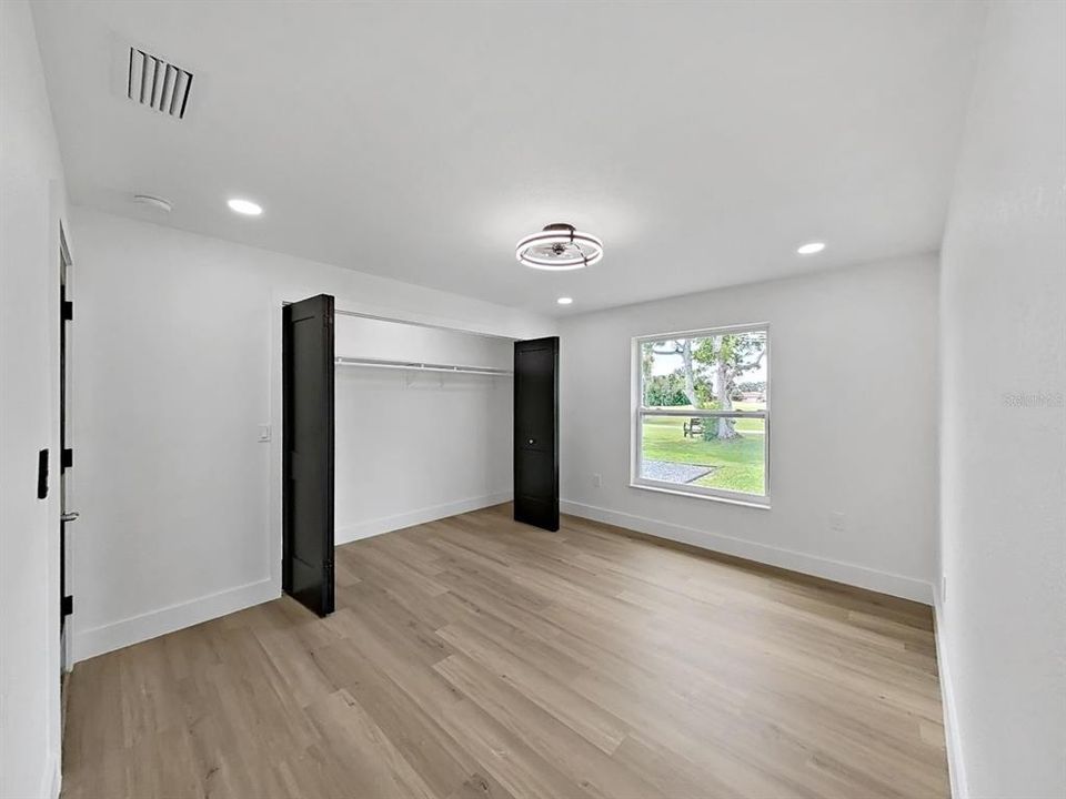 Activo con contrato: $849,000 (3 camas, 2 baños, 2555 Pies cuadrados)