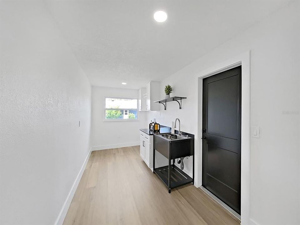 Activo con contrato: $849,000 (3 camas, 2 baños, 2555 Pies cuadrados)