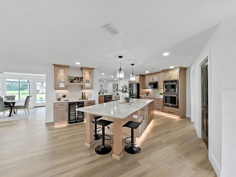 Activo con contrato: $849,000 (3 camas, 2 baños, 2555 Pies cuadrados)