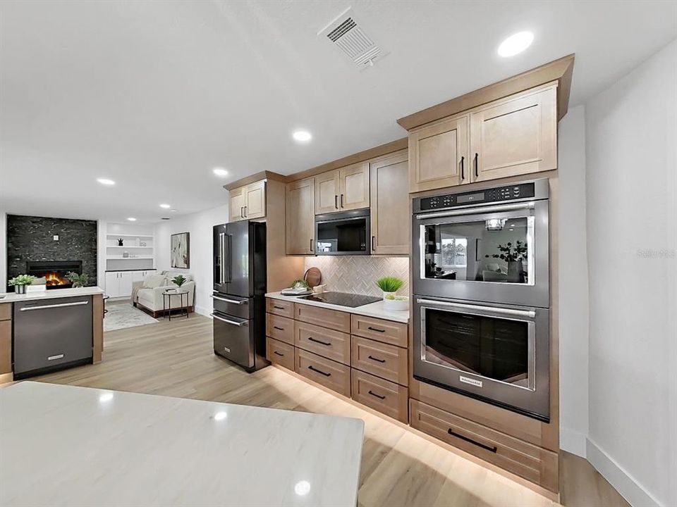 Activo con contrato: $849,000 (3 camas, 2 baños, 2555 Pies cuadrados)