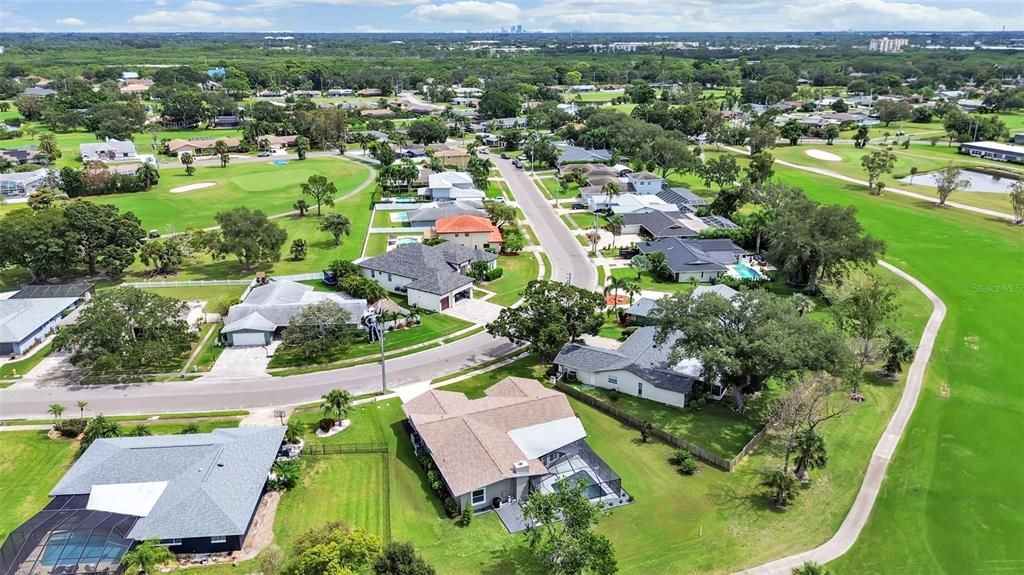 Activo con contrato: $849,000 (3 camas, 2 baños, 2555 Pies cuadrados)