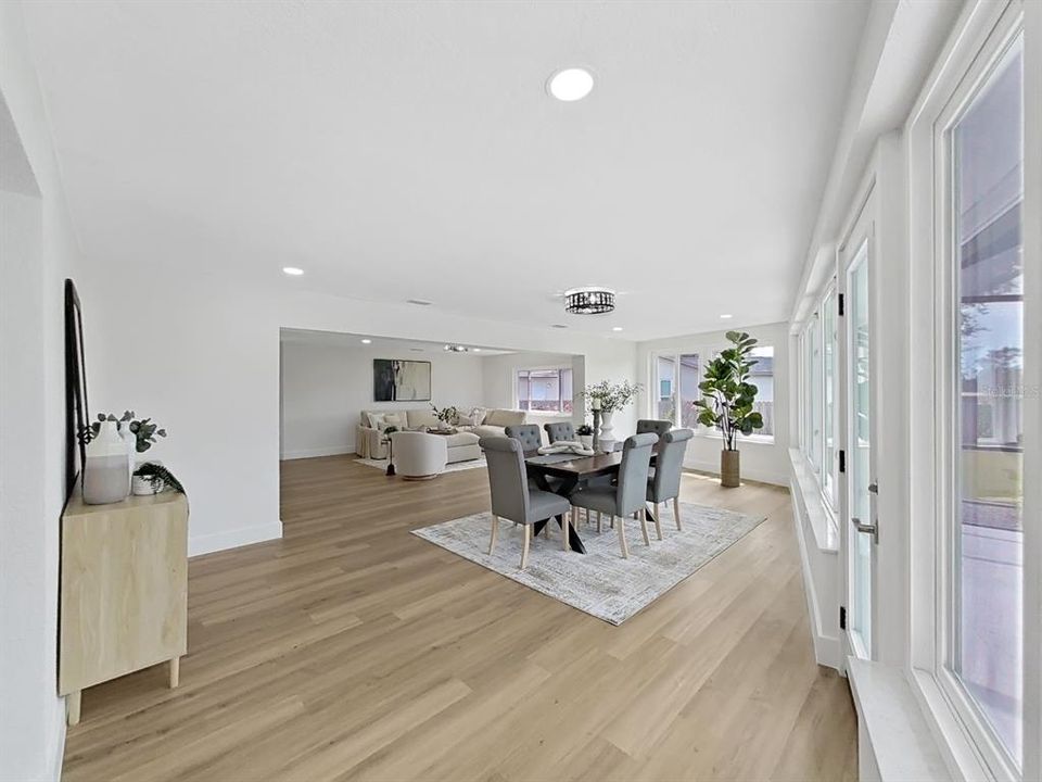 Activo con contrato: $849,000 (3 camas, 2 baños, 2555 Pies cuadrados)