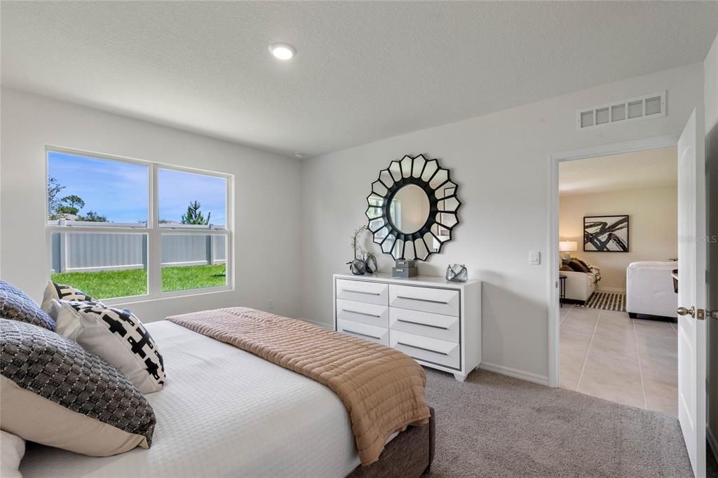 Active With Contract: $305,490 (3 beds, 2 baths, 1672 Square Feet)