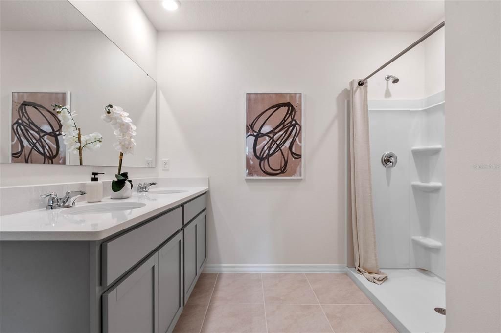 Active With Contract: $305,490 (3 beds, 2 baths, 1672 Square Feet)