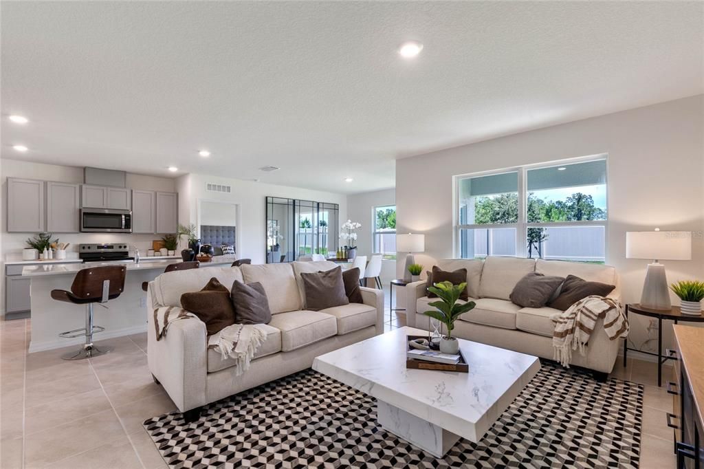 Active With Contract: $305,490 (3 beds, 2 baths, 1672 Square Feet)