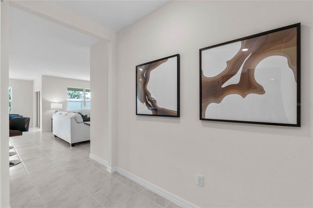 Active With Contract: $305,490 (3 beds, 2 baths, 1672 Square Feet)