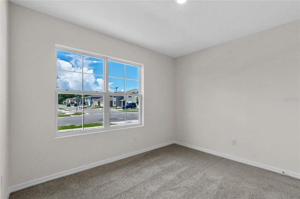 Active With Contract: $305,490 (3 beds, 2 baths, 1672 Square Feet)