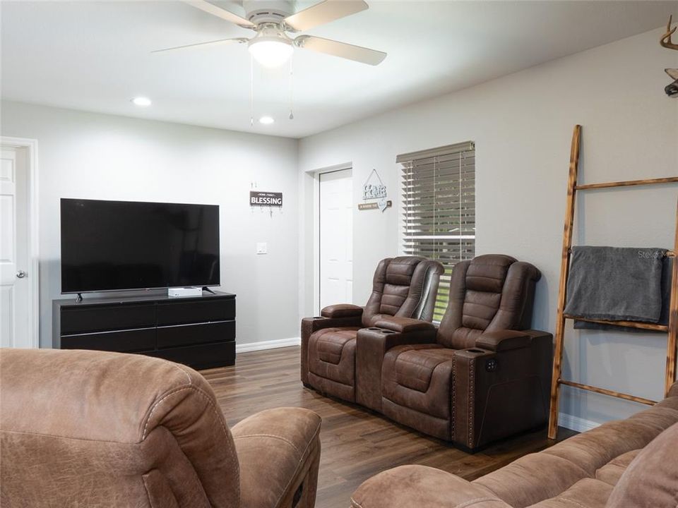 待售: $339,000 (3 贝兹, 2 浴室, 1248 平方英尺)