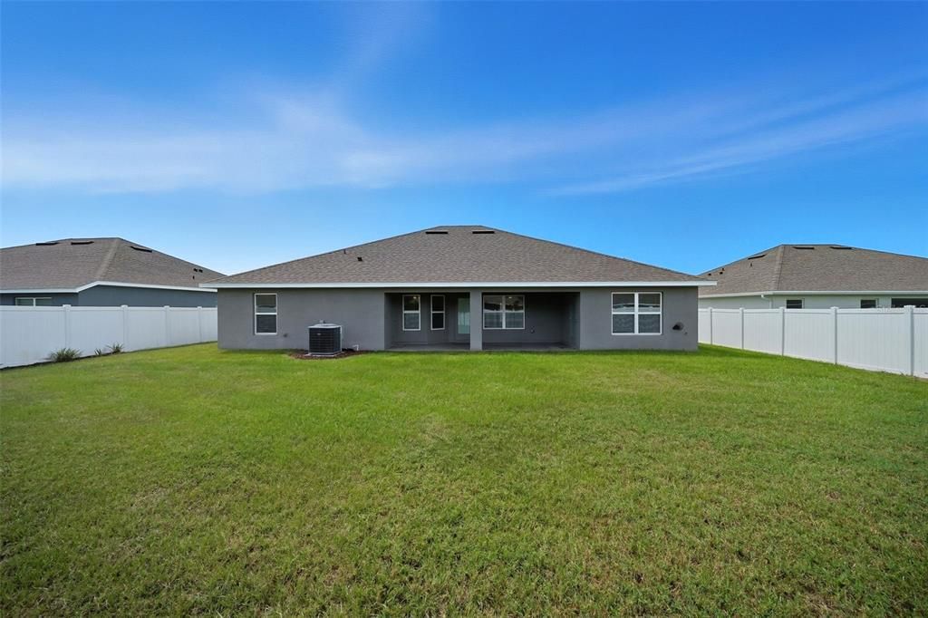 En Venta: $474,500 (4 camas, 3 baños, 2572 Pies cuadrados)