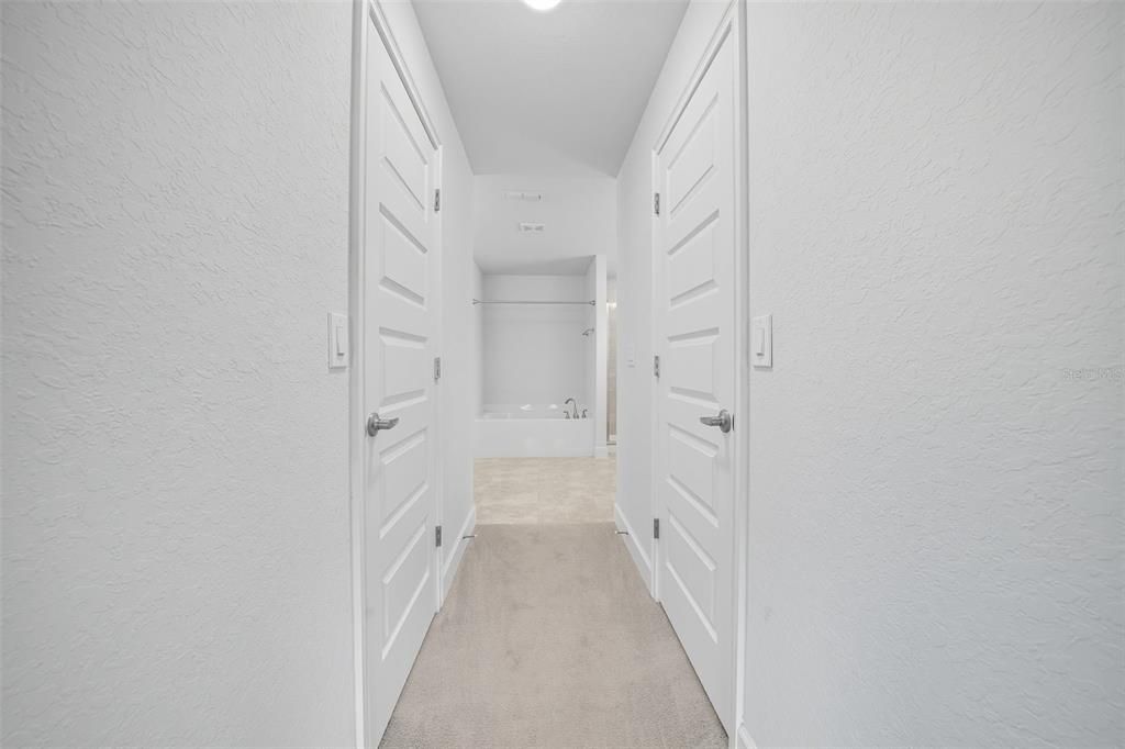 En Venta: $474,500 (4 camas, 3 baños, 2572 Pies cuadrados)