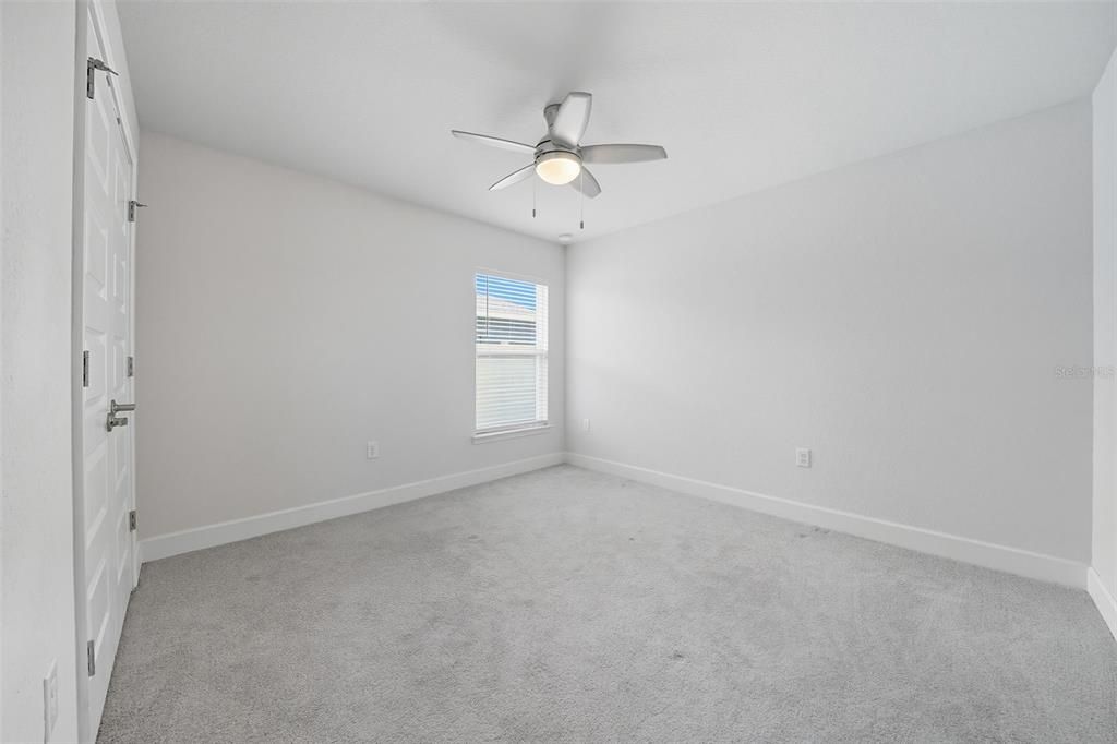 En Venta: $474,500 (4 camas, 3 baños, 2572 Pies cuadrados)