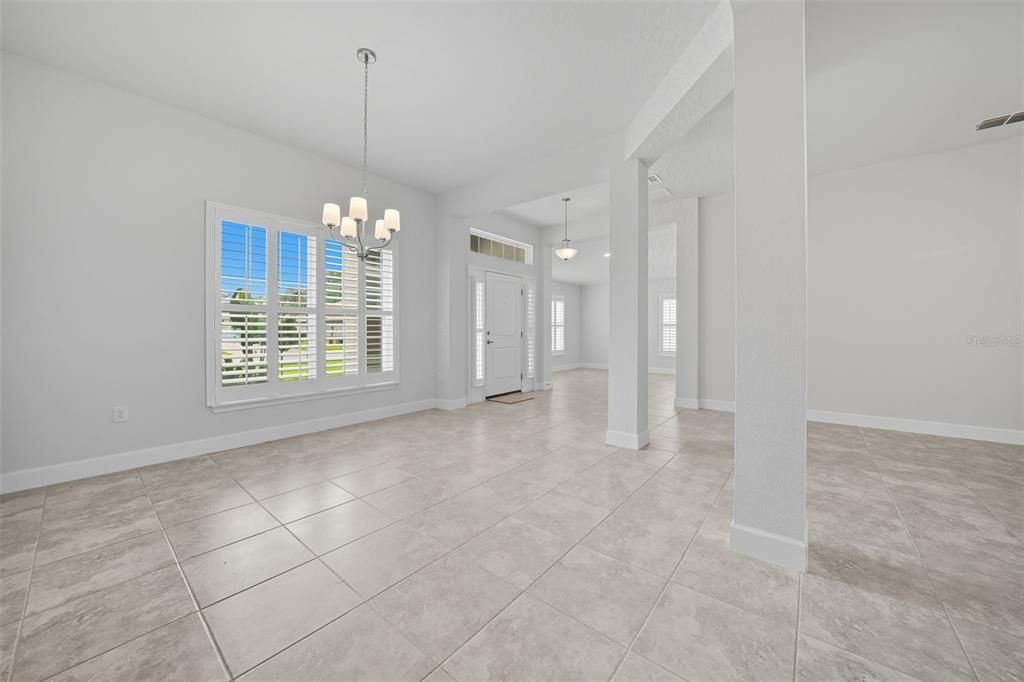 En Venta: $474,500 (4 camas, 3 baños, 2572 Pies cuadrados)