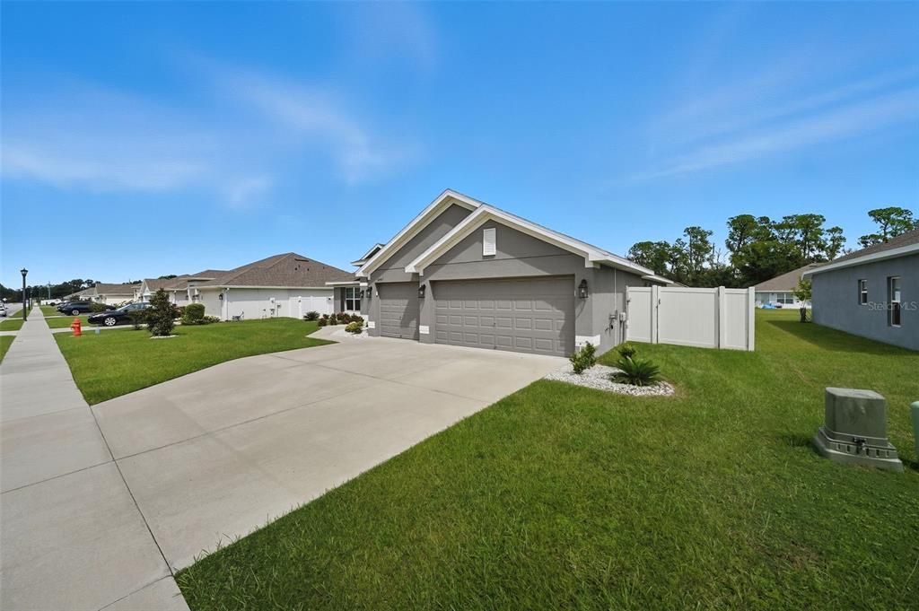 En Venta: $474,500 (4 camas, 3 baños, 2572 Pies cuadrados)