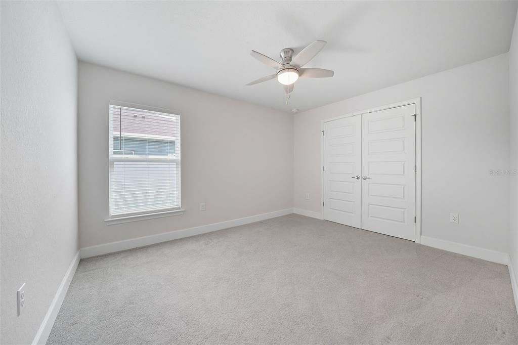 En Venta: $474,500 (4 camas, 3 baños, 2572 Pies cuadrados)