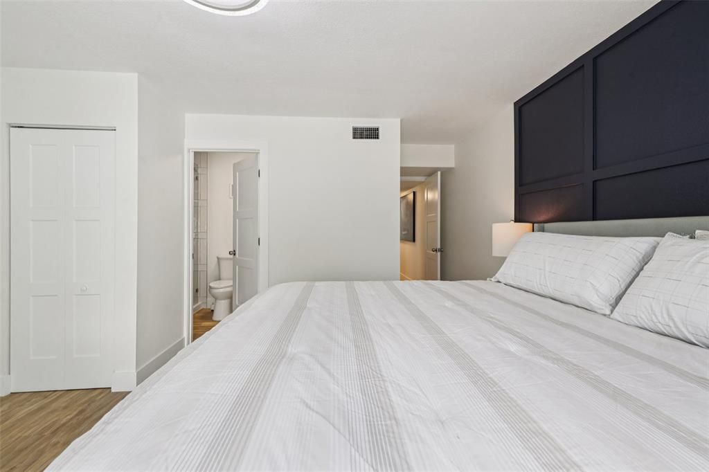 Active With Contract: $220,000 (2 beds, 2 baths, 1536 Square Feet)