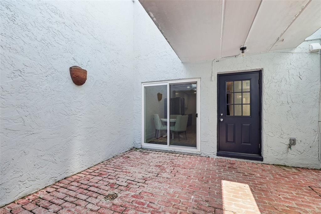 Active With Contract: $220,000 (2 beds, 2 baths, 1536 Square Feet)