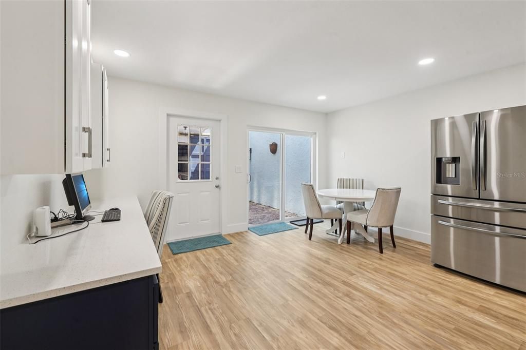 Active With Contract: $220,000 (2 beds, 2 baths, 1536 Square Feet)