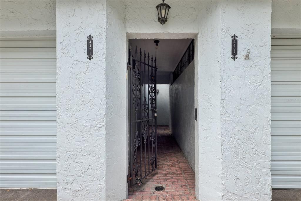 Active With Contract: $220,000 (2 beds, 2 baths, 1536 Square Feet)