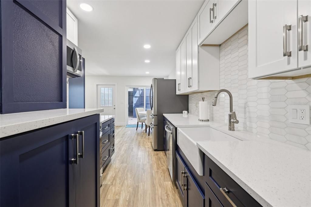 Active With Contract: $220,000 (2 beds, 2 baths, 1536 Square Feet)